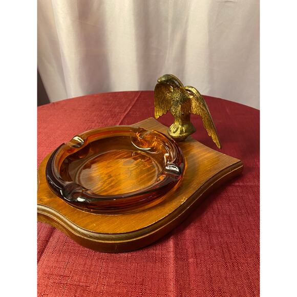 Vintage, Mid-Century Style Ashtray with Brass Eagle - Picture 9 of 12
